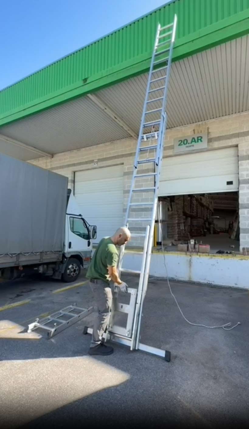 Ladder en Lift. Klimmen en Hijsen.