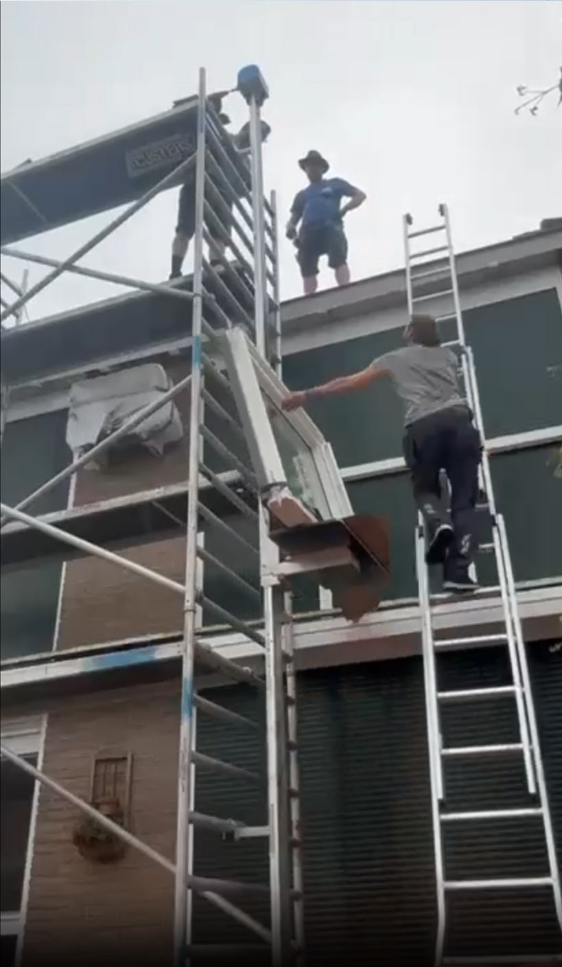 Dé modulaire lift voor rol- én gevelsteigers